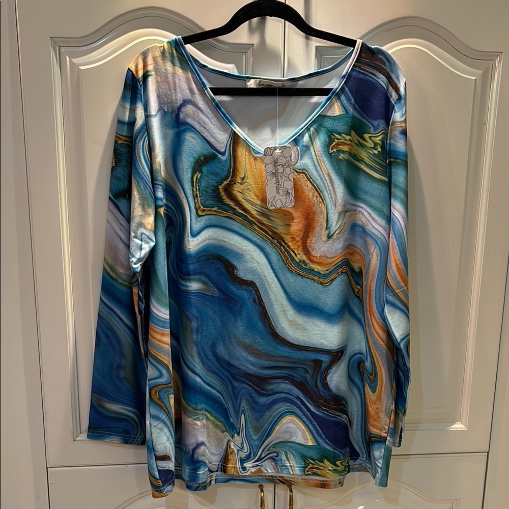 Sakura Blue and White Relaxed Graphic Tunic